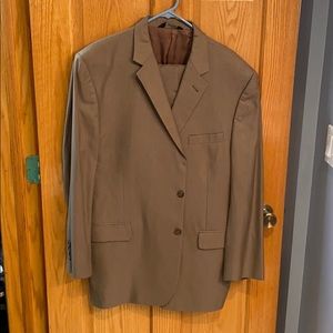 Men’s tan suit